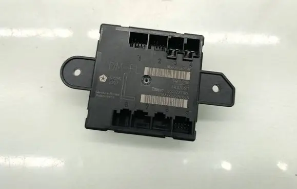 Dodge Nitro Door control unit/module P04602677AK