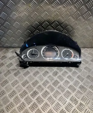 Mercedes-Benz E W212 Speedometer (instrument cluster) 2129005203 A2129005203