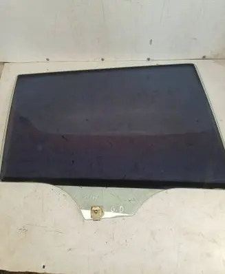 Mazda 5 Sliding door window/glass 