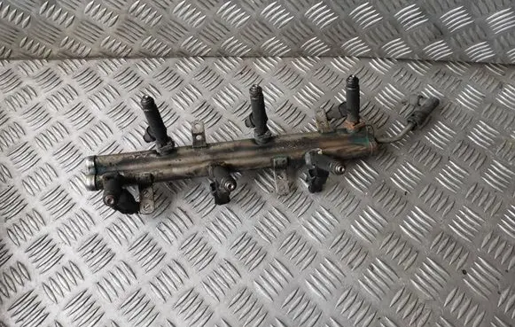 Chrysler Voyager Fuel injectors set 04861238AA