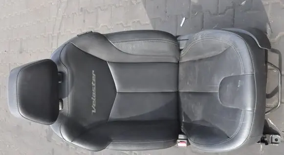 Hyundai Veloster Front driver seat 