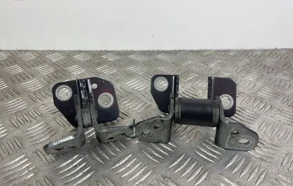 Rear door hinge set