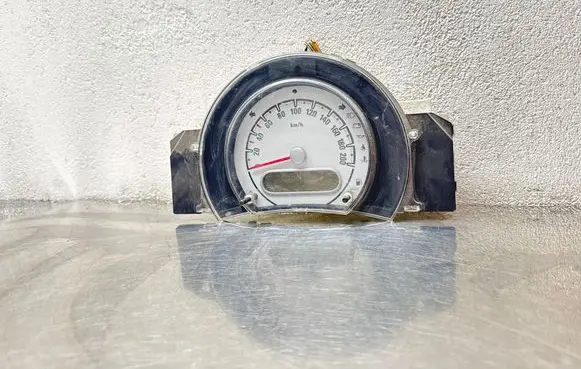 Opel Agila B Speedometer (instrument cluster) 3410052K02 3410052K0 C102163