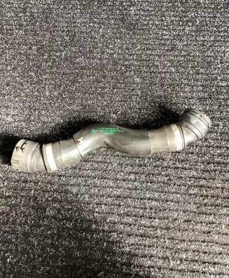 BMW 5 G30 G31 Engine coolant pipe/hose 8572906