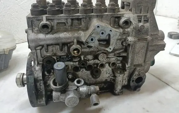 Volvo 460 Fuel injection high pressure pump 0402796044 3978762 0833100047H