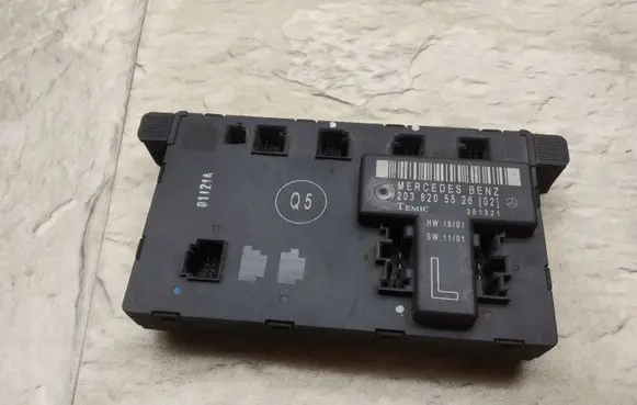 Mercedes-Benz C W203 Door control unit/module 2038205526