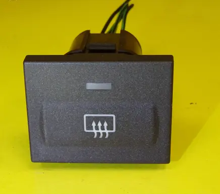 Ford Focus Windscreen/window heater switch 3M5T18C621AD