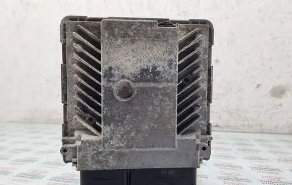 Volkswagen PASSAT B6 Engine control unit/module 03G906018