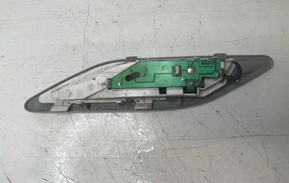 BMW 5 E39 Rear seat light 39820204