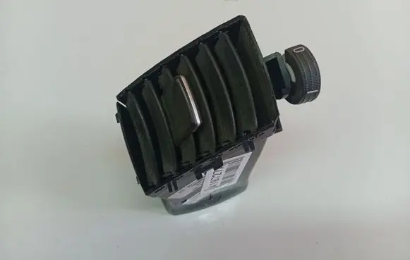 Opel Zafira B Dash center air vent grill 13144401