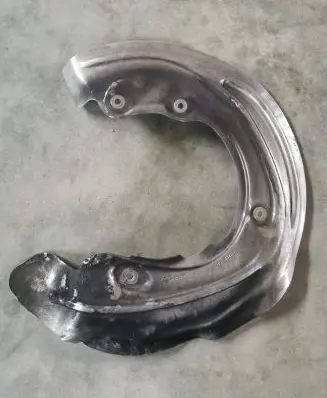 BMW X3 G01 Front brake disc dust cover plate 6870530