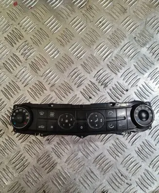 Mercedes-Benz E W211 Climate control unit 2118300385