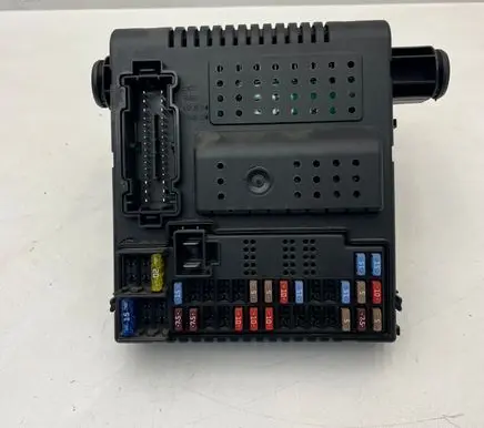 Volvo V70 Fuse module 30786475 28062212