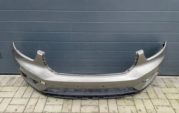 Volvo XC40 Front bumper