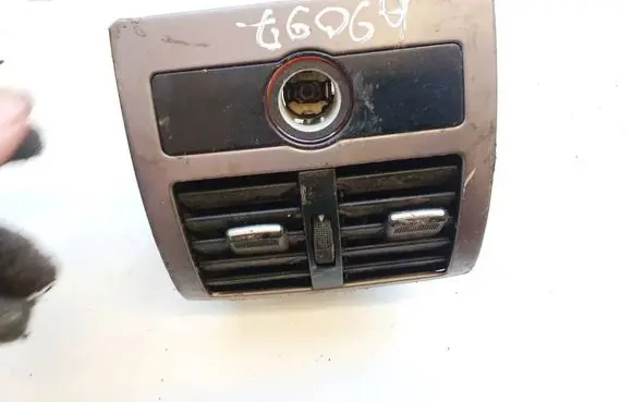 Dash center air vent grill