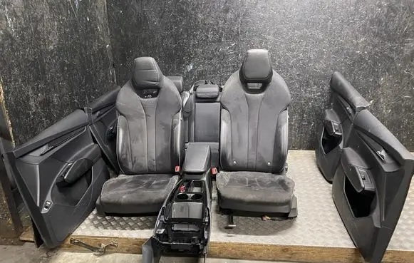 Skoda Enyaq iV Seat set
