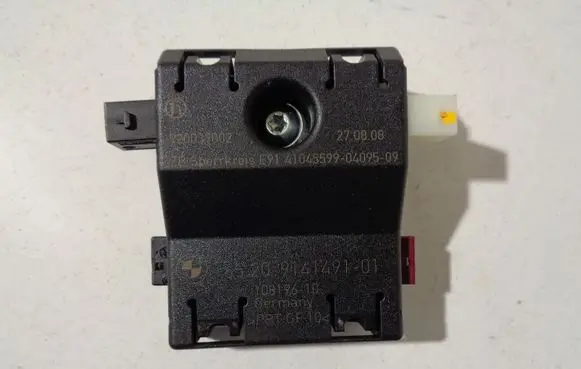 BMW X5 E70 Aerial antenna amplifier 9141491 6520914149101