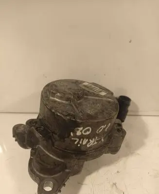 Nissan X-Trail T31 Vacuum pump 8200472458