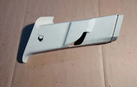 Dodge Journey (B) pillar trim (top) 100013410