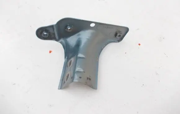 Fender mounting bracket