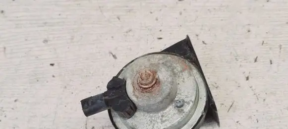BMW 3 E90 E91 Horn signal E30055306
