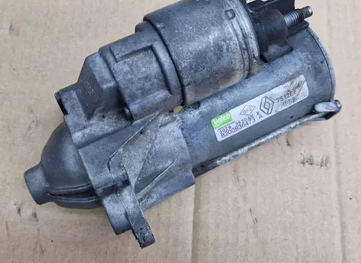 Renault Megane III Starter motor 8200836473A