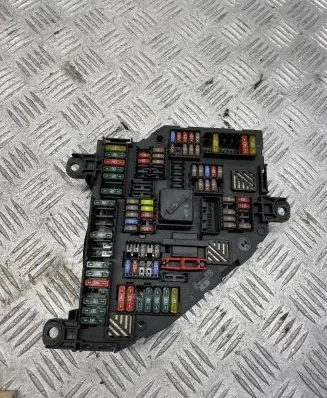 BMW 5 F10 F11 Fuse module 9264923