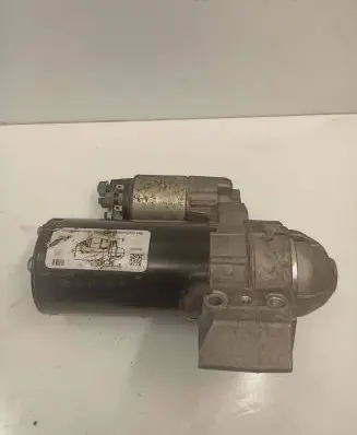 BMW 5 F10 F11 Starter motor 8570382