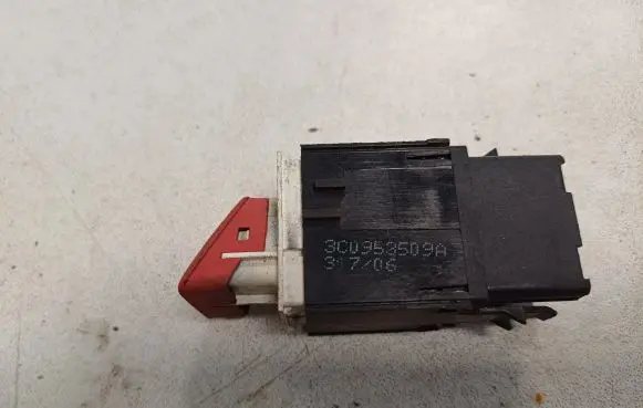 Volkswagen PASSAT B6 Hazard light switch 3C0953509A
