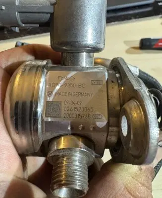 Ford C-MAX II Fuel injection high pressure pump AG9G9350BC 0261520151 8W839F972AA