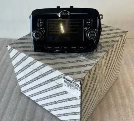 Fiat 500L Radio/CD/DVD/GPS head unit 07356556140