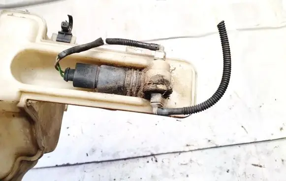 Windscreen/windshield washer pump