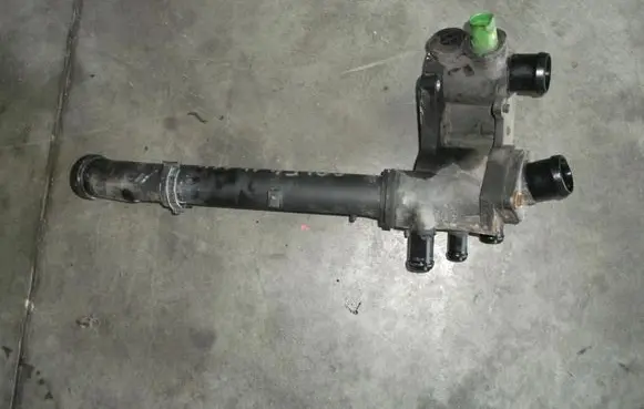Thermostat/thermostat housing