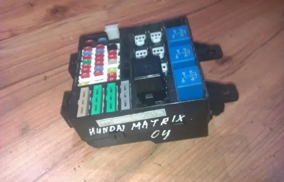 Hyundai Matrix Fuse box set 9110017pg0