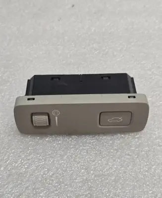 Volvo XC40 Tailgate opening switch 31481439