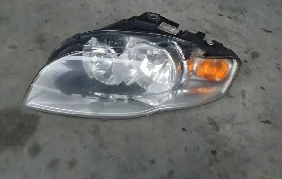 Audi A4 S4 B7 8E 8H Headlight/headlamp 8E0941003AJ 0301219201
