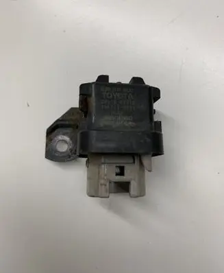 Toyota Avensis T250 Glow plug pre-heat relay 2861067010 1567000671