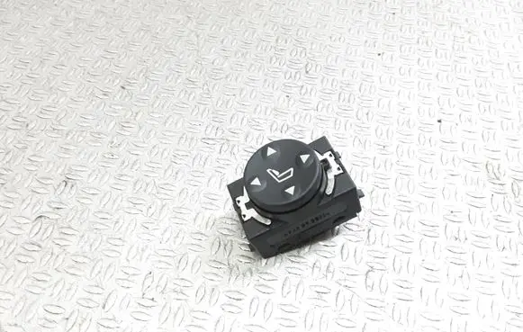 BMW 5 F10 F11 Seat control switch 8360877