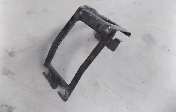 Peugeot 2008 II Engine hood trim 207312F