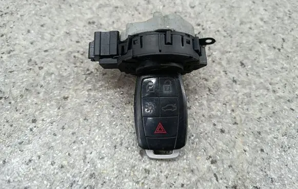 Volvo V50 Ignition lock 31252481