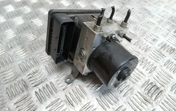BMW 1 E81 E87 ABS Pump 6784763 6784764