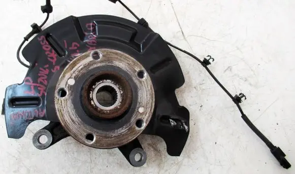 Suzuki SX4 S-Cross Front wheel hub spindle knuckle