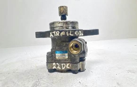 Nissan X-Trail T30 Power steering pump 8H800 29021126