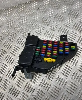 Hyundai Tucson JM Fuse module 911102E001 AK6478 J7097D