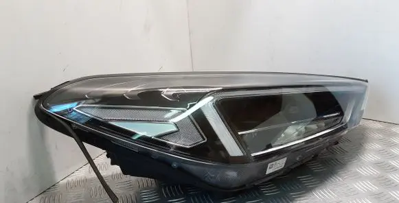 Hyundai Tucson TL Headlight/headlamp D792121C20