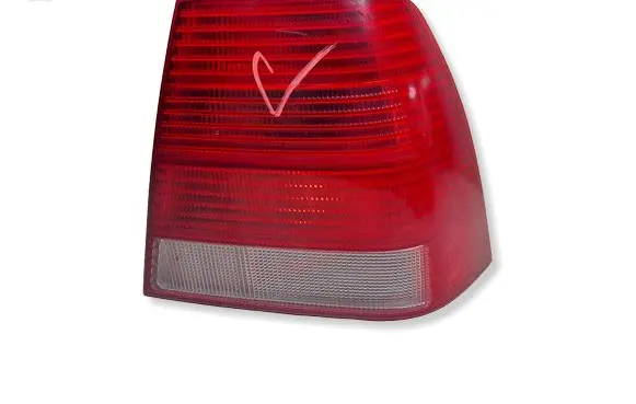 Volkswagen Bora Rear/tail lights 1J5945257KASACJA 1J5945257