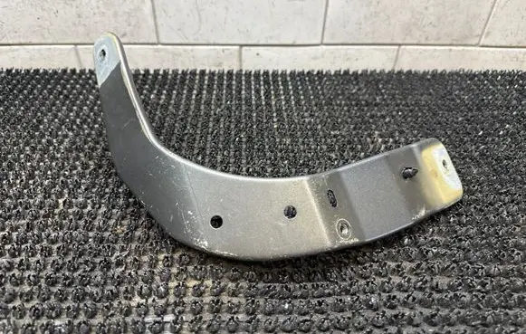 Citroen C4 II Picasso Fender mounting bracket 017243C02