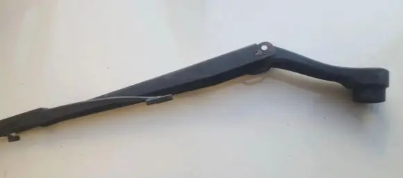 Front wiper blade arm