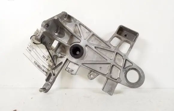 Mercedes-Benz E W212 Air filter cleaner box bracket assembly A6510902241