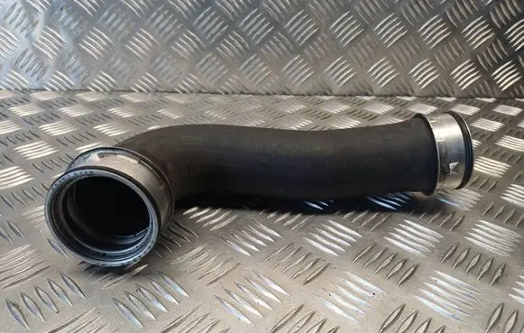 Intercooler hose/pipe